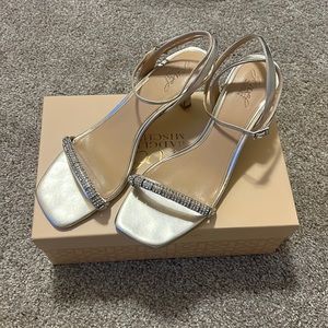 Jewel Badgley Mischka Silver Rhinestone Heels - 10